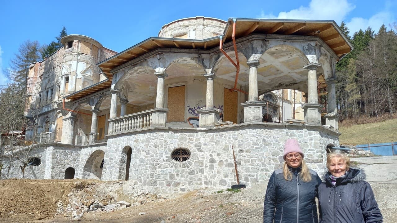 Manželia zo Švajčiarska rekonštrukciu sídla v Kunerade: Z ruiny urobíme | Nový Čas