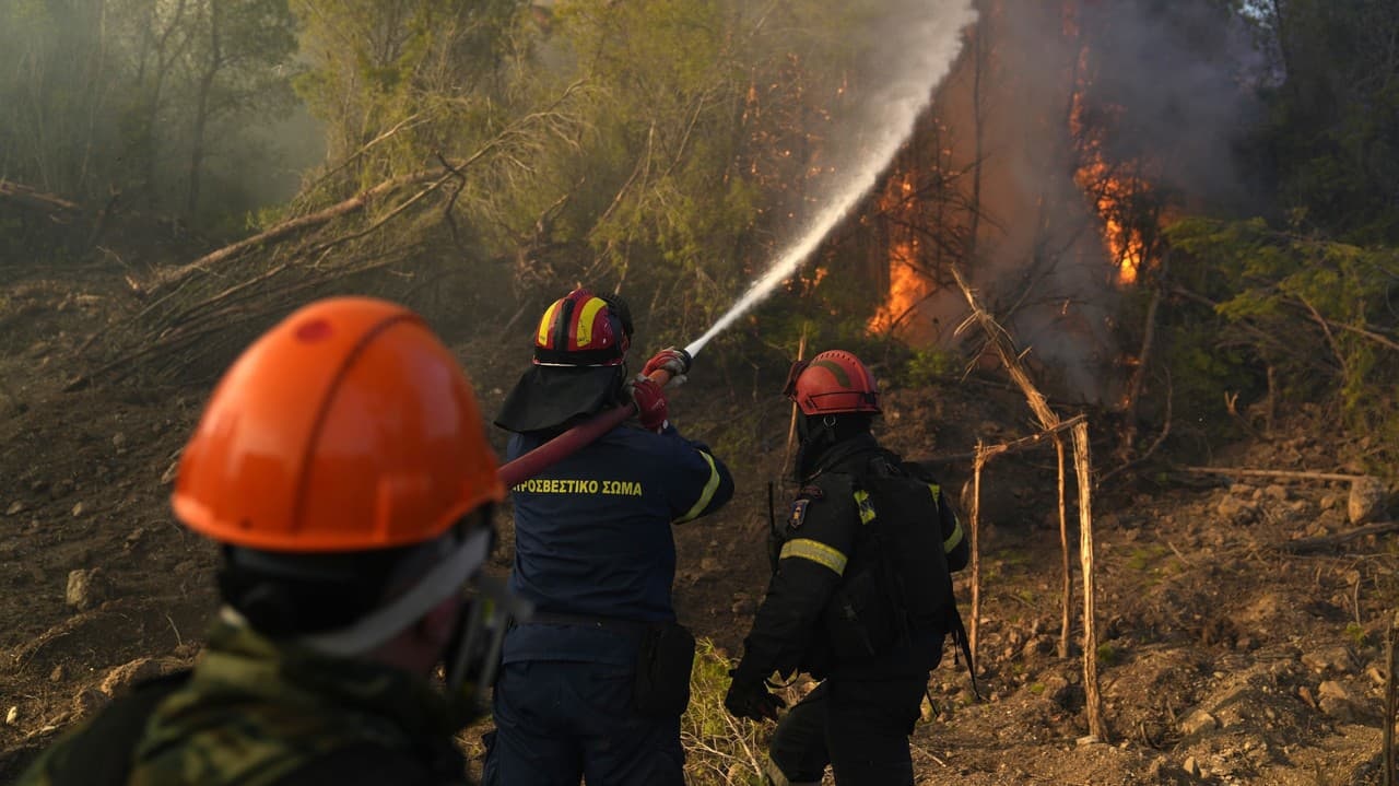 Ils veulent se préparer au pire : les Grecs ont peur des incendies de forêt, l’UE propose de l’aide