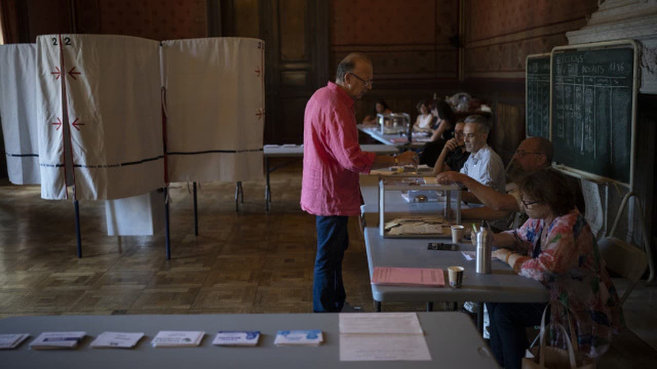 Les élections législatives françaises sont extrêmement serrées, mais le taux de participation est trop faible : les dirigeants le disent