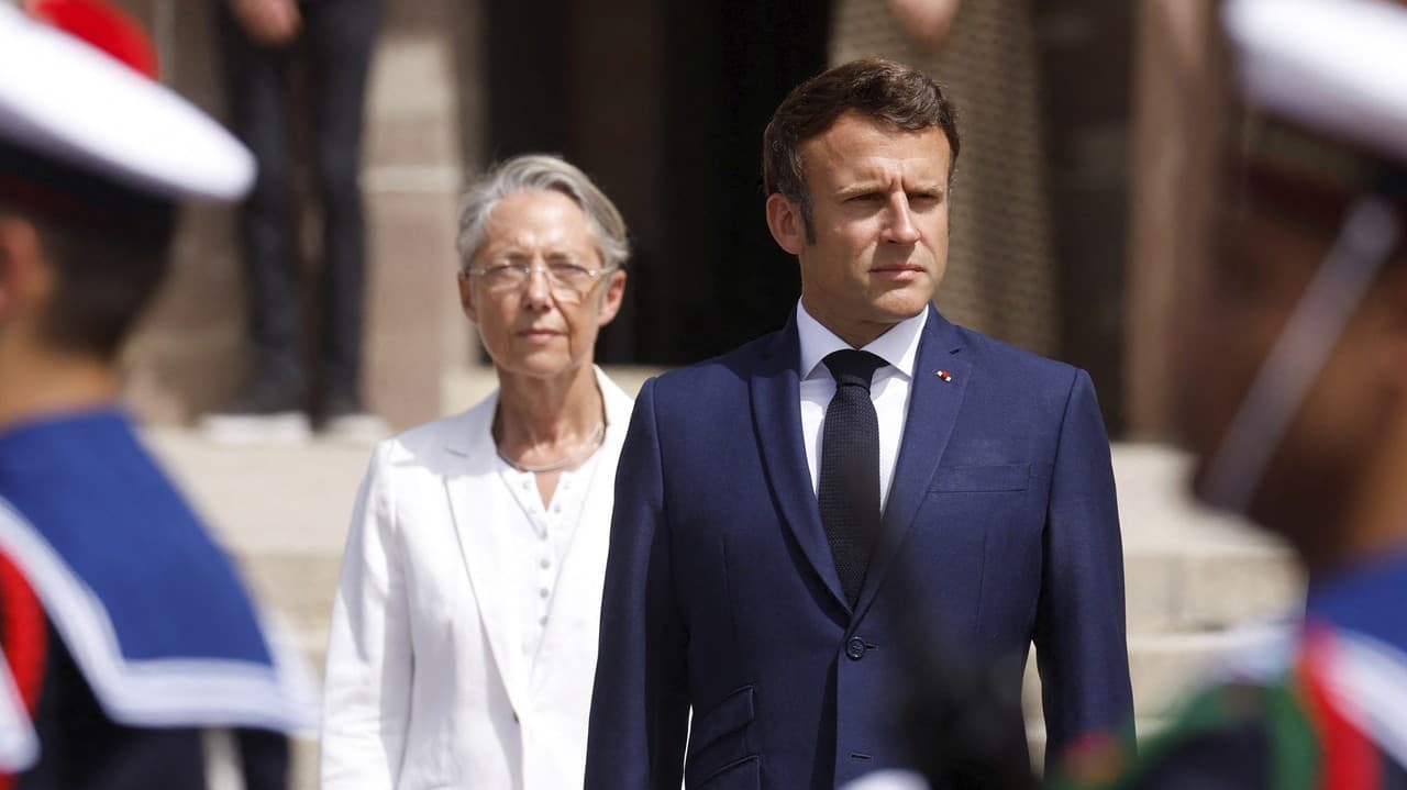 Le Premier ministre français Born lui a proposé sa démission, Macron l’a rejetée : Voici comment il l’a justifiée