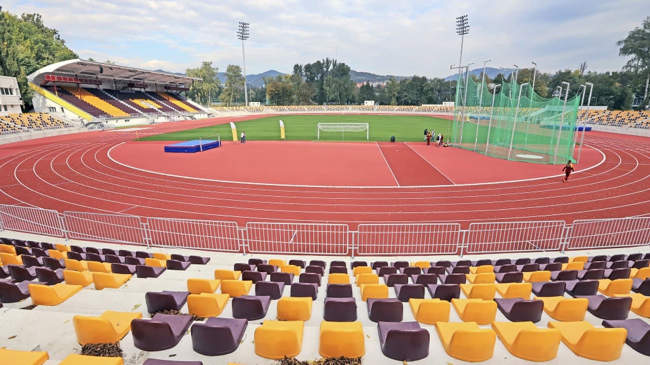 Atletický štadión v Banskej Bystrici je pripravený na EYOF 2022.