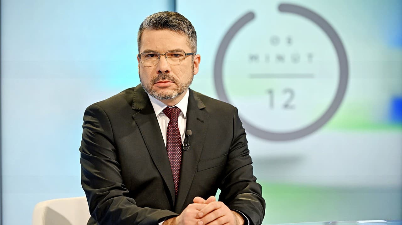 Nový šéf RTVS Machaj neskrýva nespokojnosť: Veľké zmeny! Kto nahradí Makaru  v O 5 minút 12? | Nový Čas