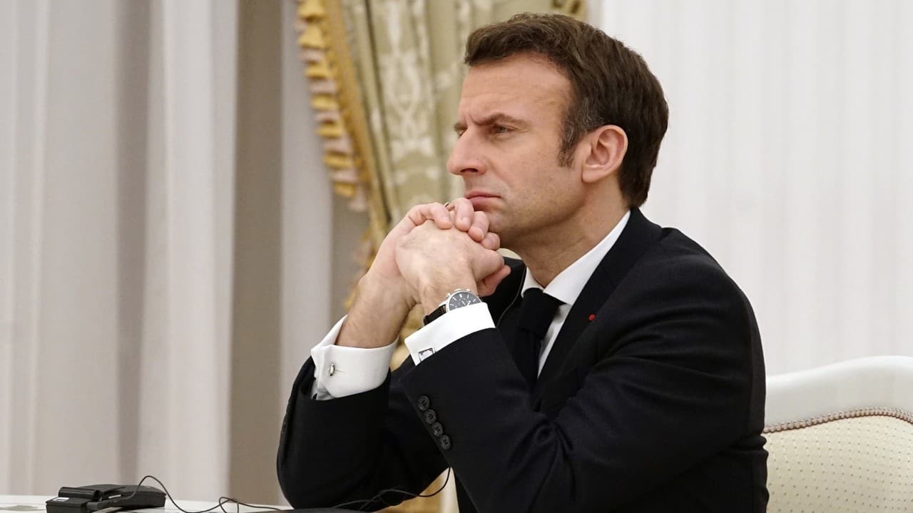 Critique du président Macron : A-t-il des manières coloniales ?  Le pays africain en a assez !