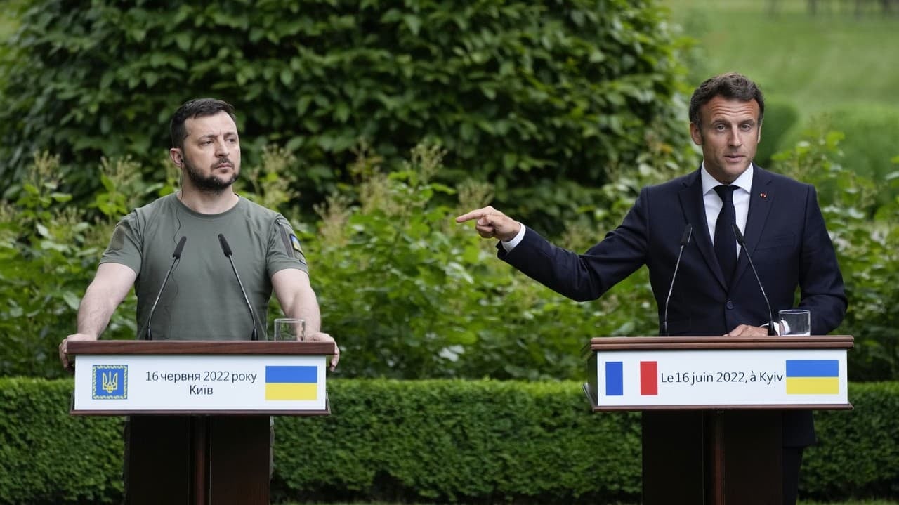 Les présidents ukrainien et français ont eu un débat important : Zelenskyy s’est entretenu avec Macron du « terrorisme nucléaire russe »