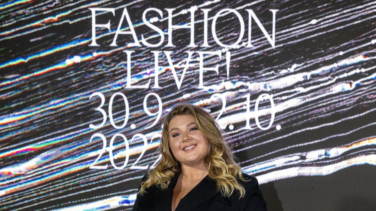 Druhý deň bratislavskej módnej prehliadky Fashion LIVE! Na snímke Evelyn.