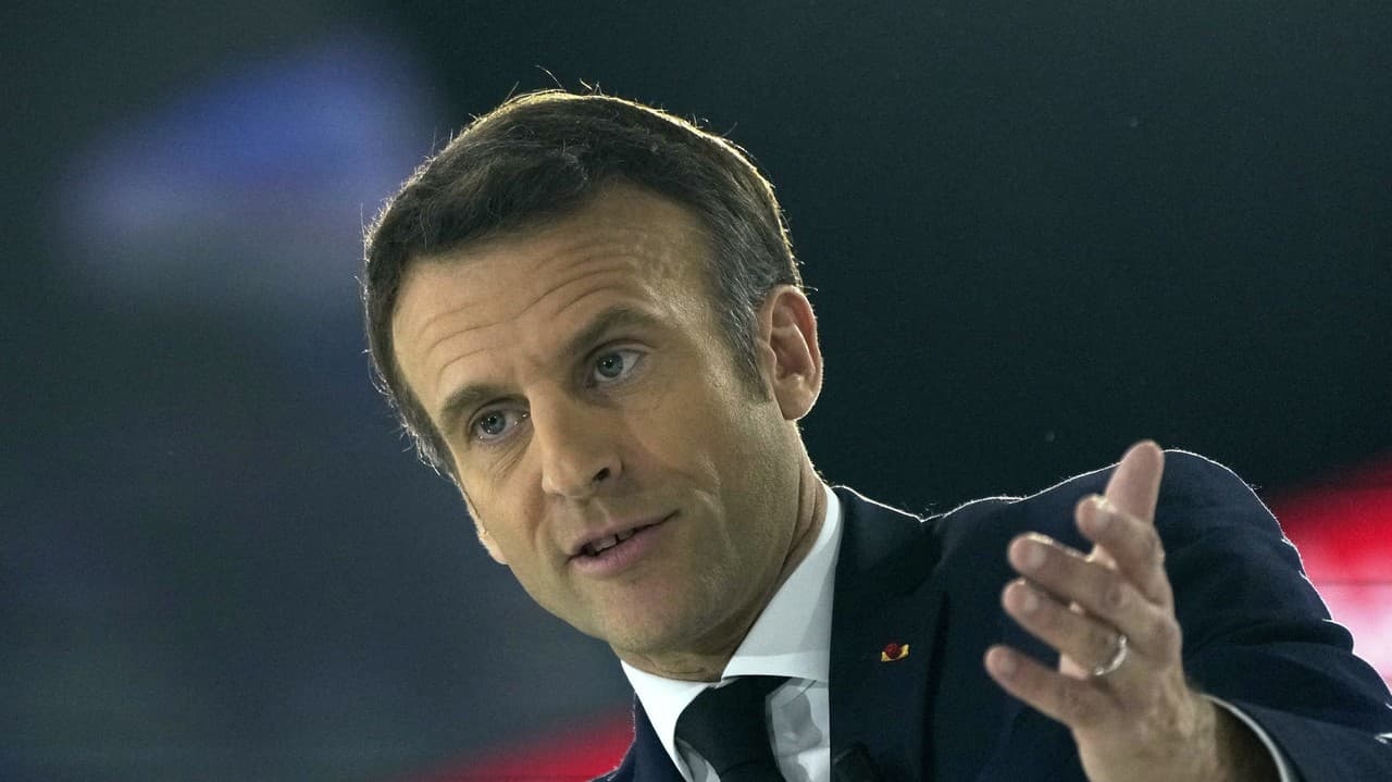 Le lauréat français du prix Nobel a soutenu la protestation contre Macron : ils l’en accusent