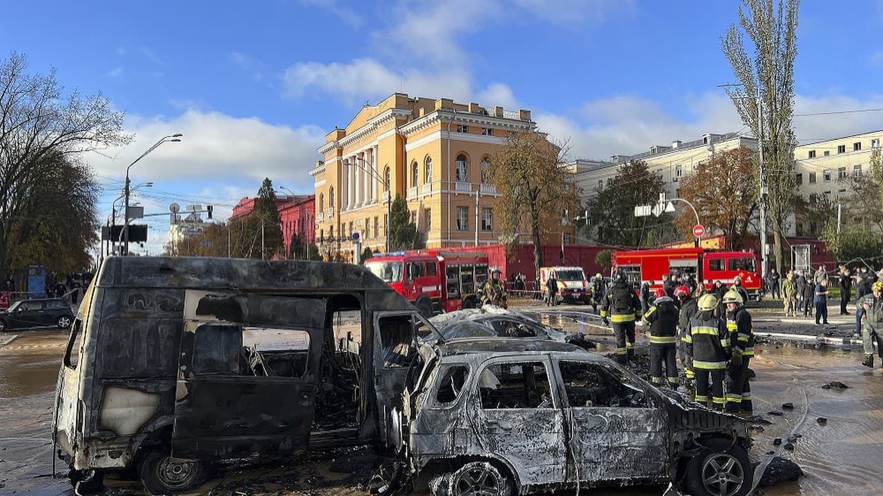 Viacero explózií bolo po niekoľkých mesiacoch relatívne pokojnej situácie počuť v pondelok ráno v ukrajinskej metropole Kyjev.