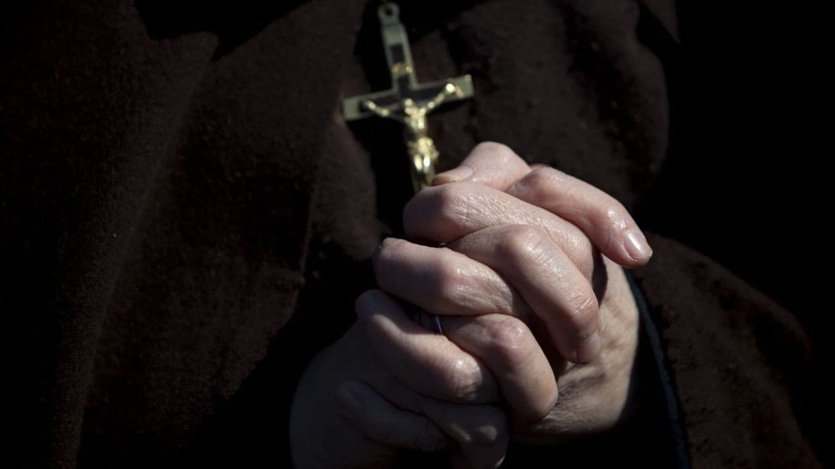 Le Vatican a un autre cas d’abus sur son cou : la confession choquante du cardinal !  La victime est une fille mineure