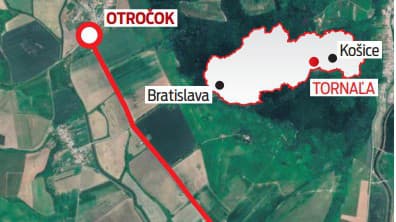 Vozidlá sa zrazili na prehľadnom a rovnom úseku medzi Behyncami a Otročokom pri Tornali. 
