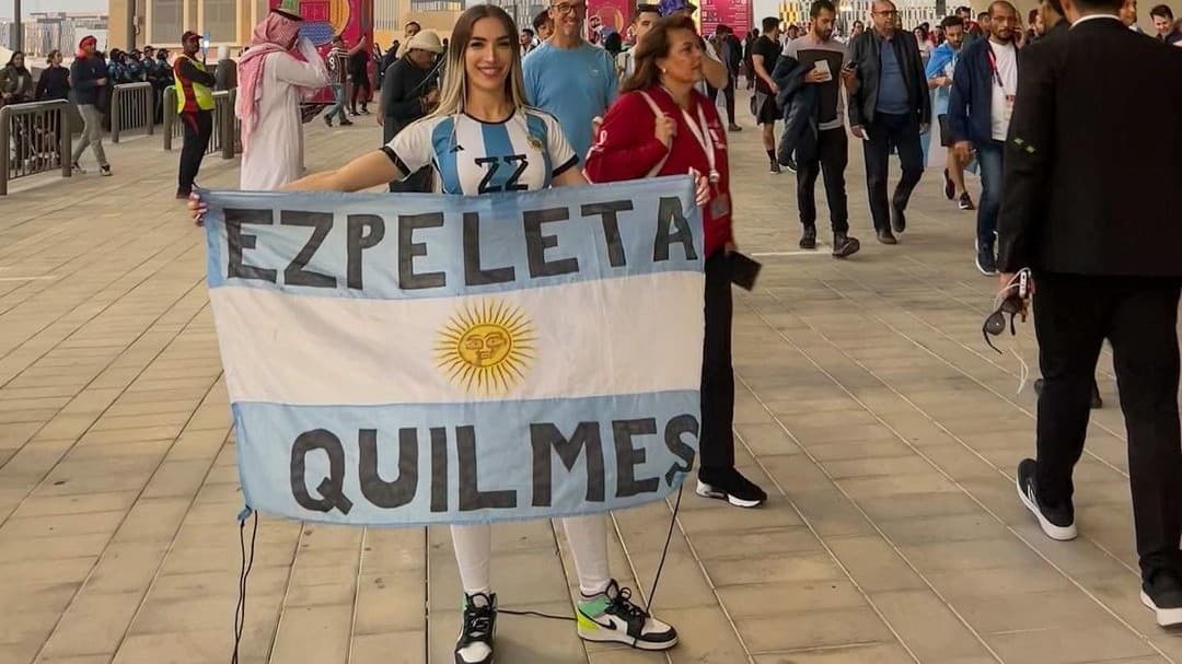 Nové Zábery Fanúšičky S Nahými Prsami Argentína Sa Bojí že Skončí Za 