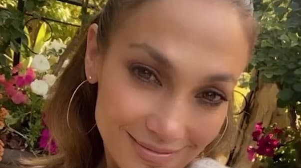 JLo prijala od Afflecka snubný prsteň s masívnym zeleným diamantom.