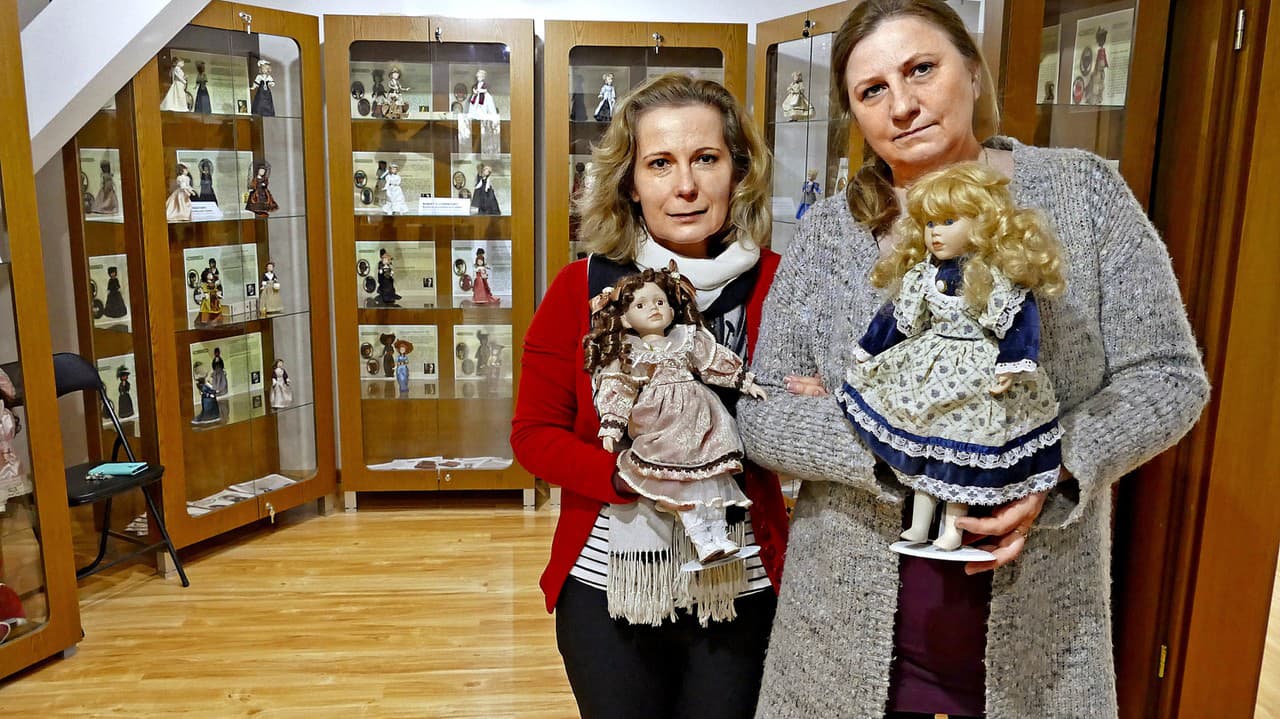 Héroïnes féminines de livres en porcelaine : les détails des poupées exposées à Stropkov vous étonneront
