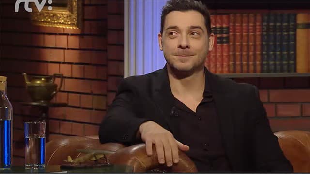 25 a dosť? Herec Pavol Plevčík ide po vzore Leonarda DiCapria: Čo na to povie jeho priateľka?
