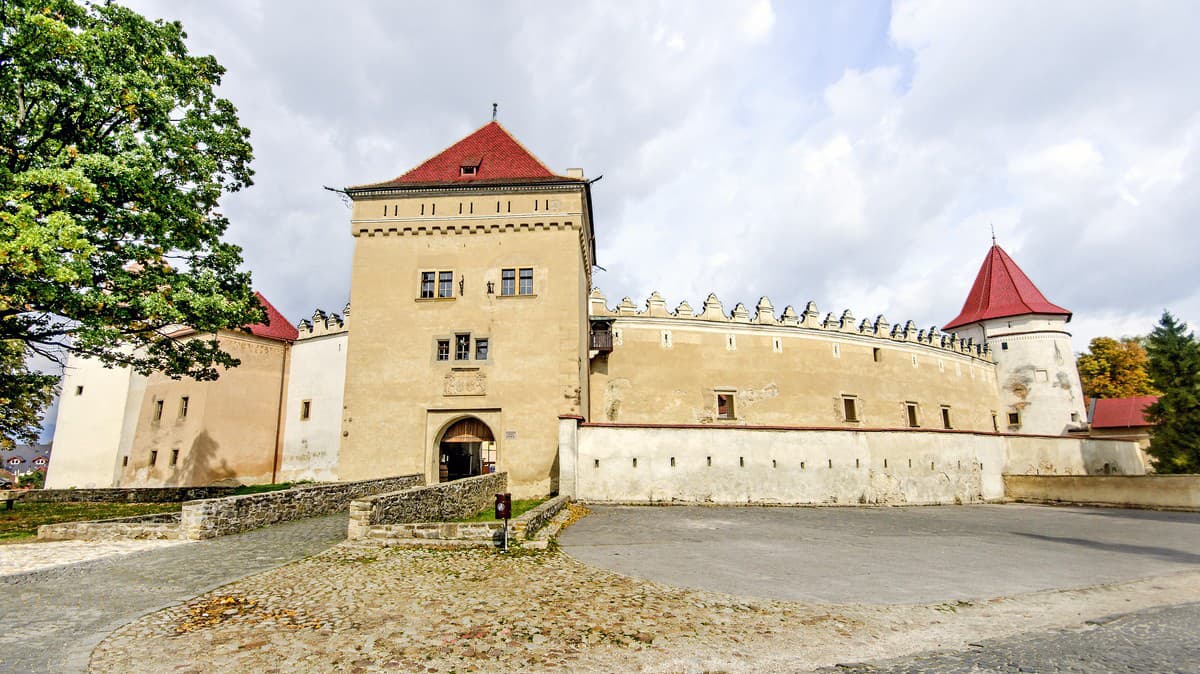 Kežmarský hrad oficiálne odštartoval letnú turistickú sezónu: Čo bude  súčasťou programu otvorenia? | Nový Čas