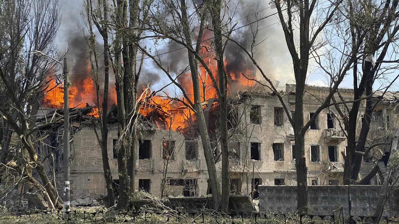Il y a eu une autre attaque contre la ville ukrainienne de Dnipro: un grand nombre de blessés et de victimes, une roquette a touché un immeuble résidentiel