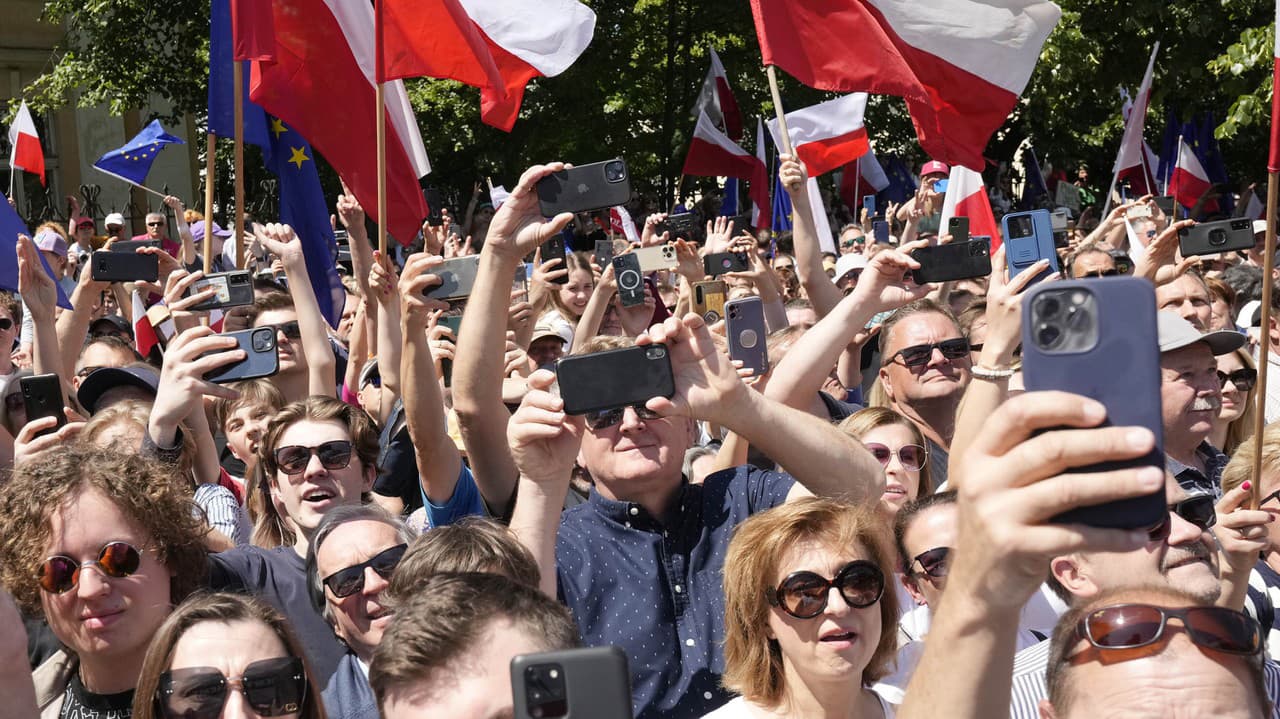Największe zamieszki od 30 lat?  Polacy stracili cierpliwość: na ulice metropolii wyszło pół miliona ludzi!