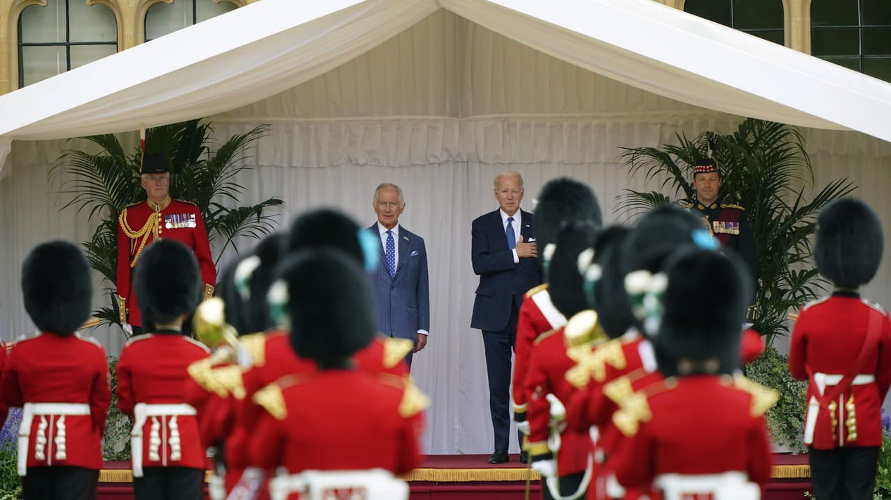 Biden dorazil na hrad Windsor na stretnutie s kráľom Karlom III.