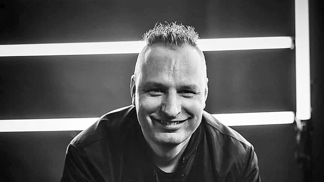 DJ Robin zahynul
pri dopravnej nehode.