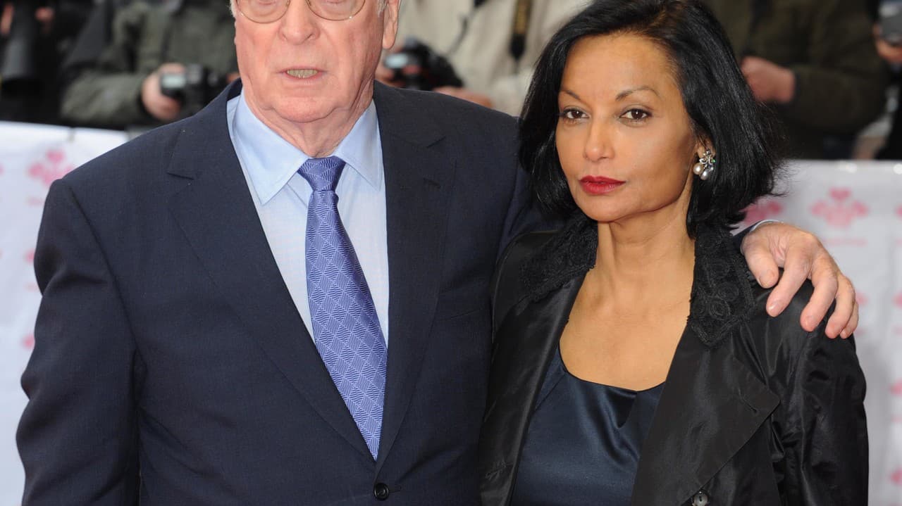 Herec Michael Caine s manželkou.
