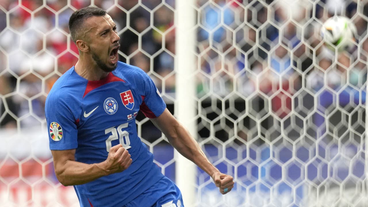 Agentovi Schranza neustále vyzváňa telefón! Šéf Slavie má ale iné plány