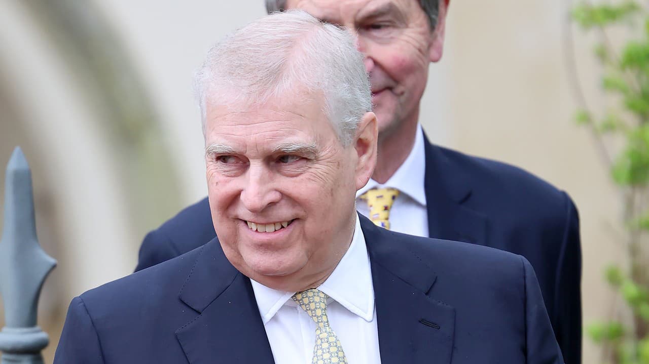 Princ Andrew sa stiahol z verejného života kráľovskej rodiny.