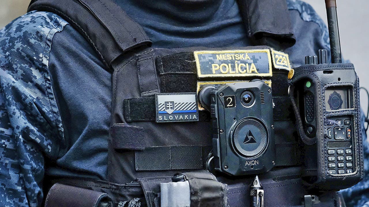 Telové kamery nahrávajú celú službu policajtov! Dajú sa zábery VYMAZAŤ? Vieme, ako fungujú