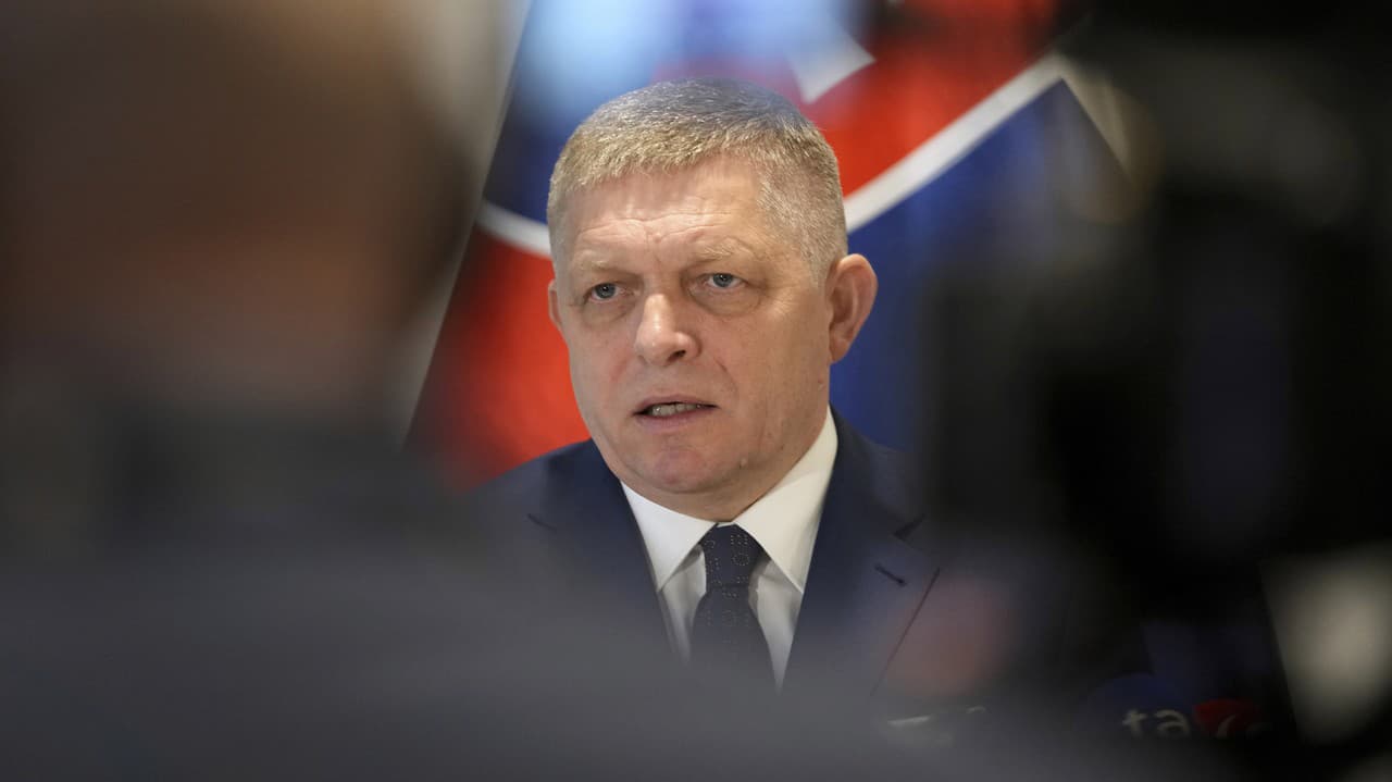 Robert Fico odcestuje do Vatikánu aj so svojou mamou: Stretnutie s hlavou cirkvi