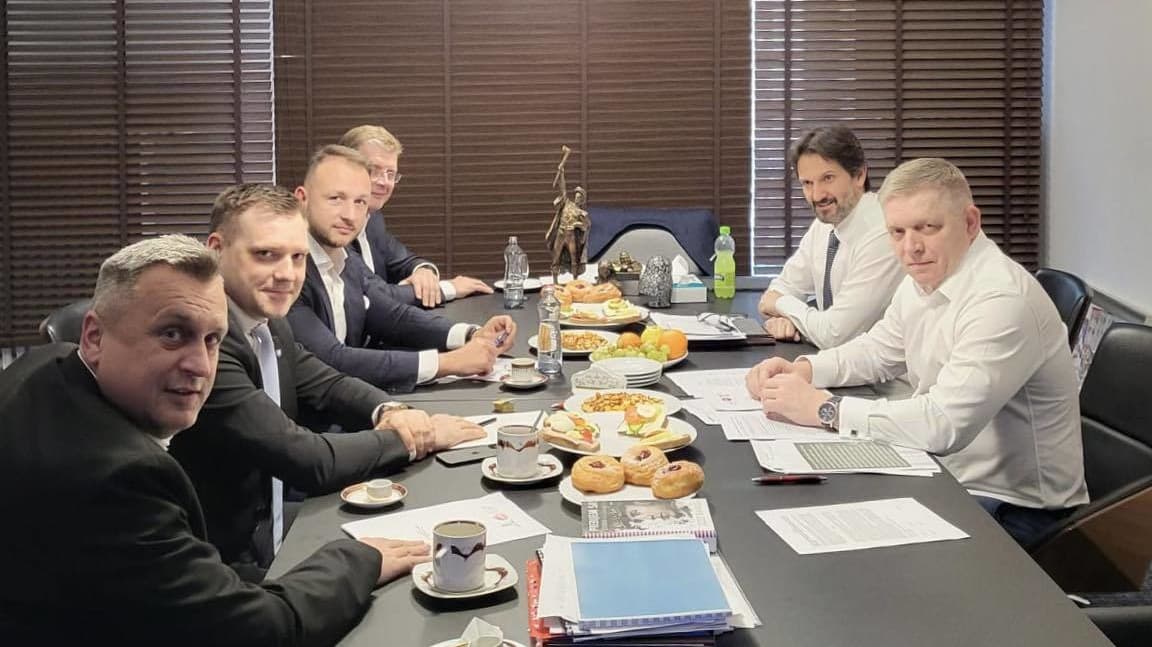 Vláda sa dohodla: Fico informoval, že sa MENÍ koaličná zmluva