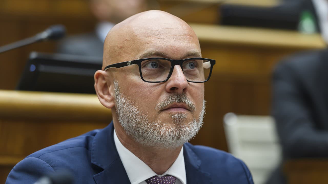 Nočná mora sa NESKONČÍ, ide len o ďalšiu frašku: Drsné slová Gröhlinga na súčasnú vládnu situáciu!