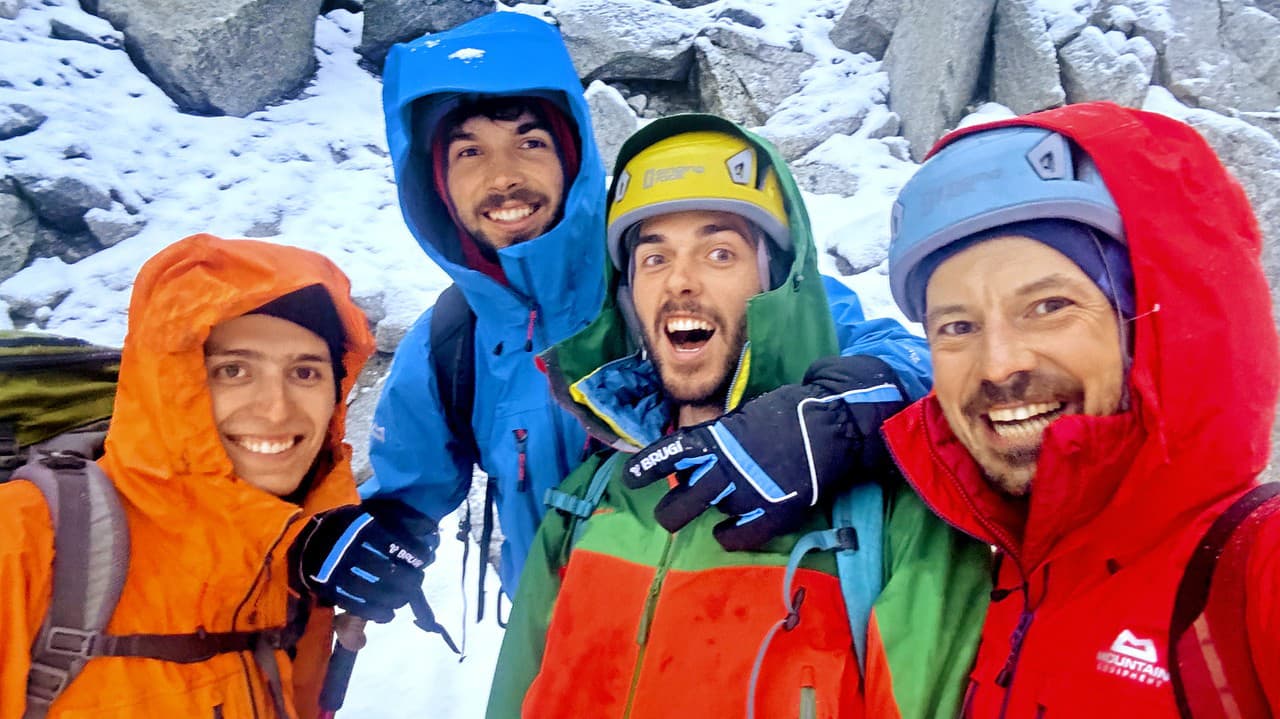 Trio Slovákov zdolalo najvyššiu skalnú stenu sveta! 12 dní boli zavesení na lanách: Čo bolo najťažšie?