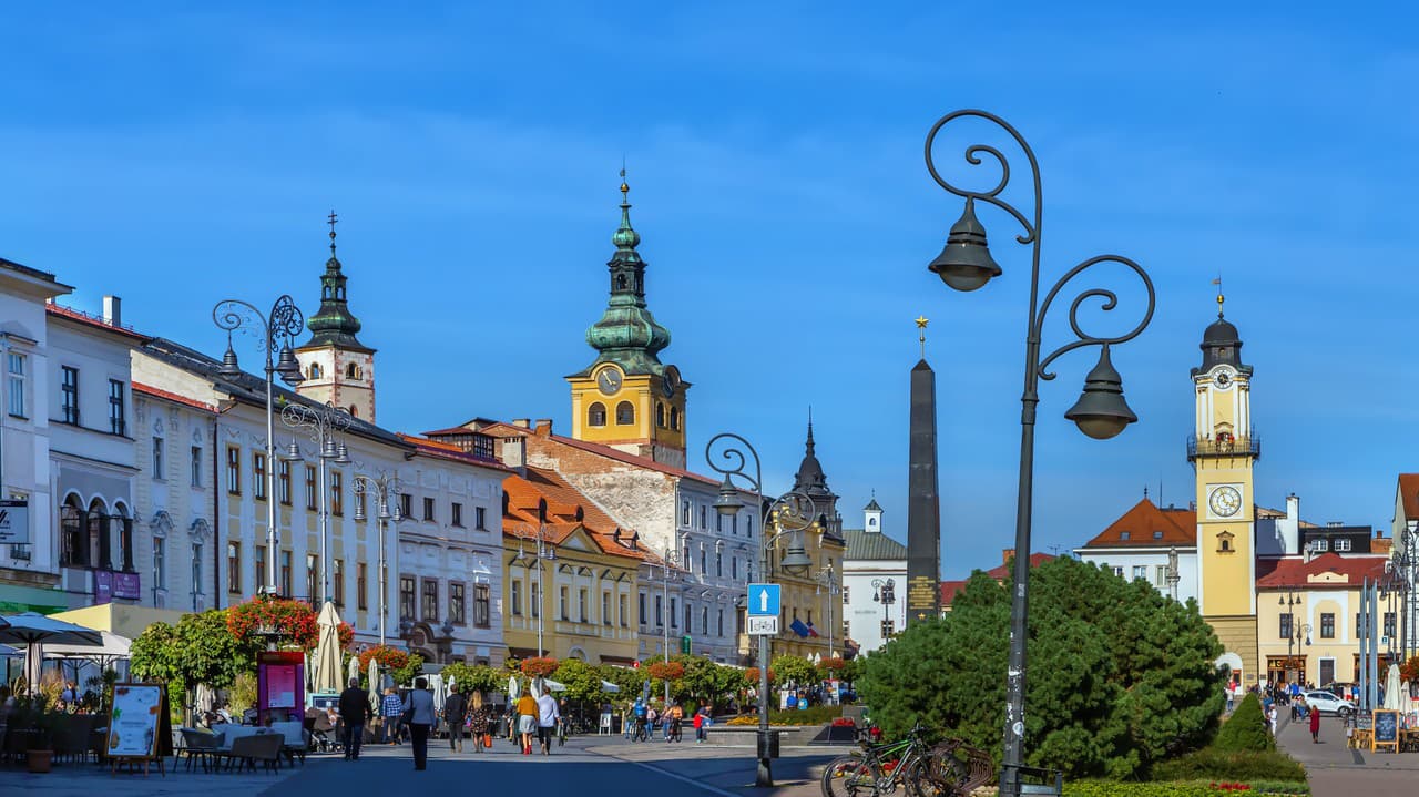 V Banskej Bystrici vyslali väzňov do ulíc: Pozrite sa, čo tam robili! FOTO