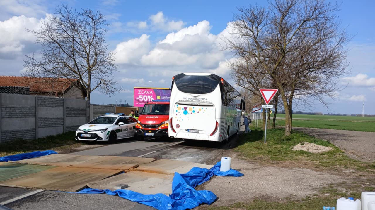 Pri výjazde z Baky dekontaminovali všetky vozidlá.