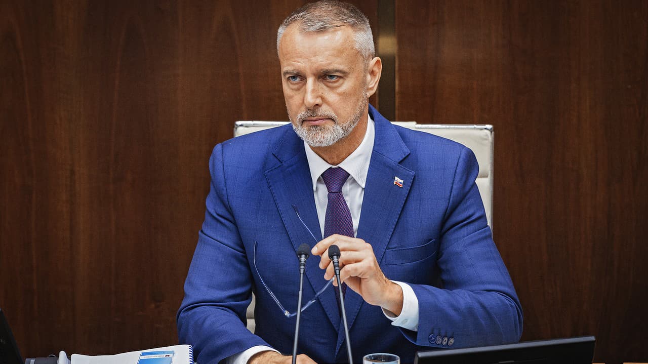 Nejasnosti okolo voľby Rašiho: Nedôvera v koalícii? Opozícia hovorí o podvode! Drsná reakcia SNS