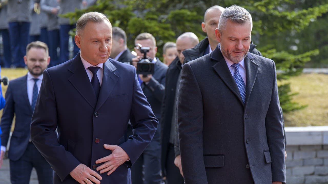 Na snímke zľava poľský prezident Andrzej Duda a slovenský prezident Peter Pellegrini.
