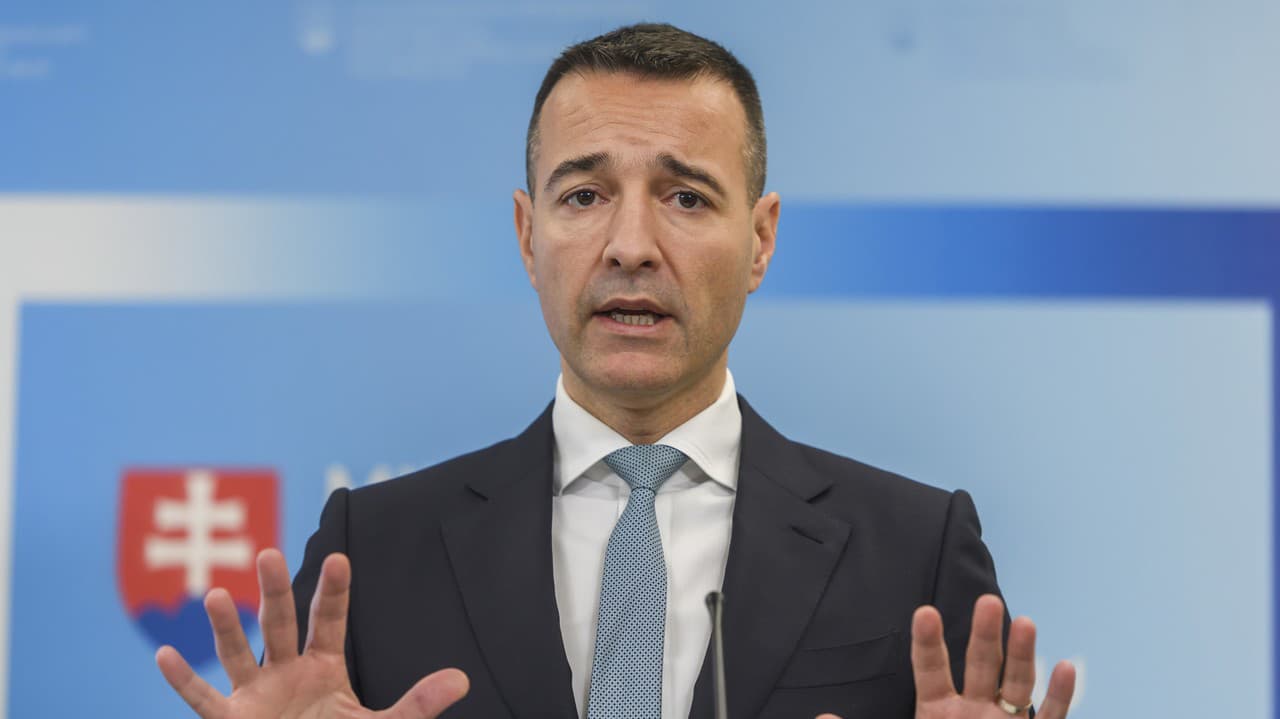 Drucker robí poriadky vo svojom ministerstve: Jeden príde o prácu, druhý získa skvelý džob