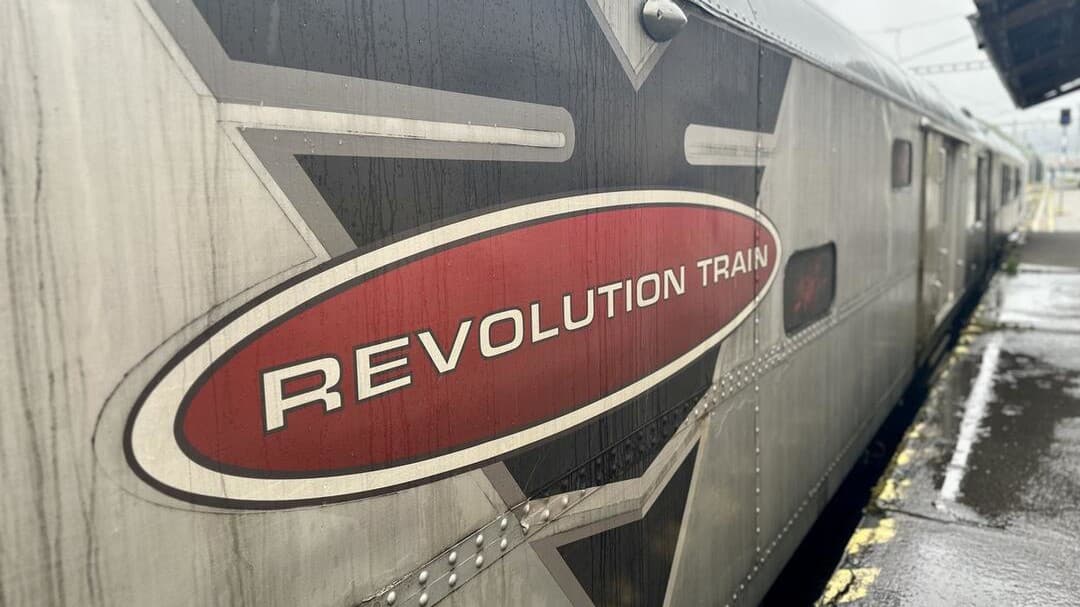 Myjava sa zapojí do medzinárodného projektu Revolution Train: Toto vás čaká na prehliadke v 165-metrovom vlaku!