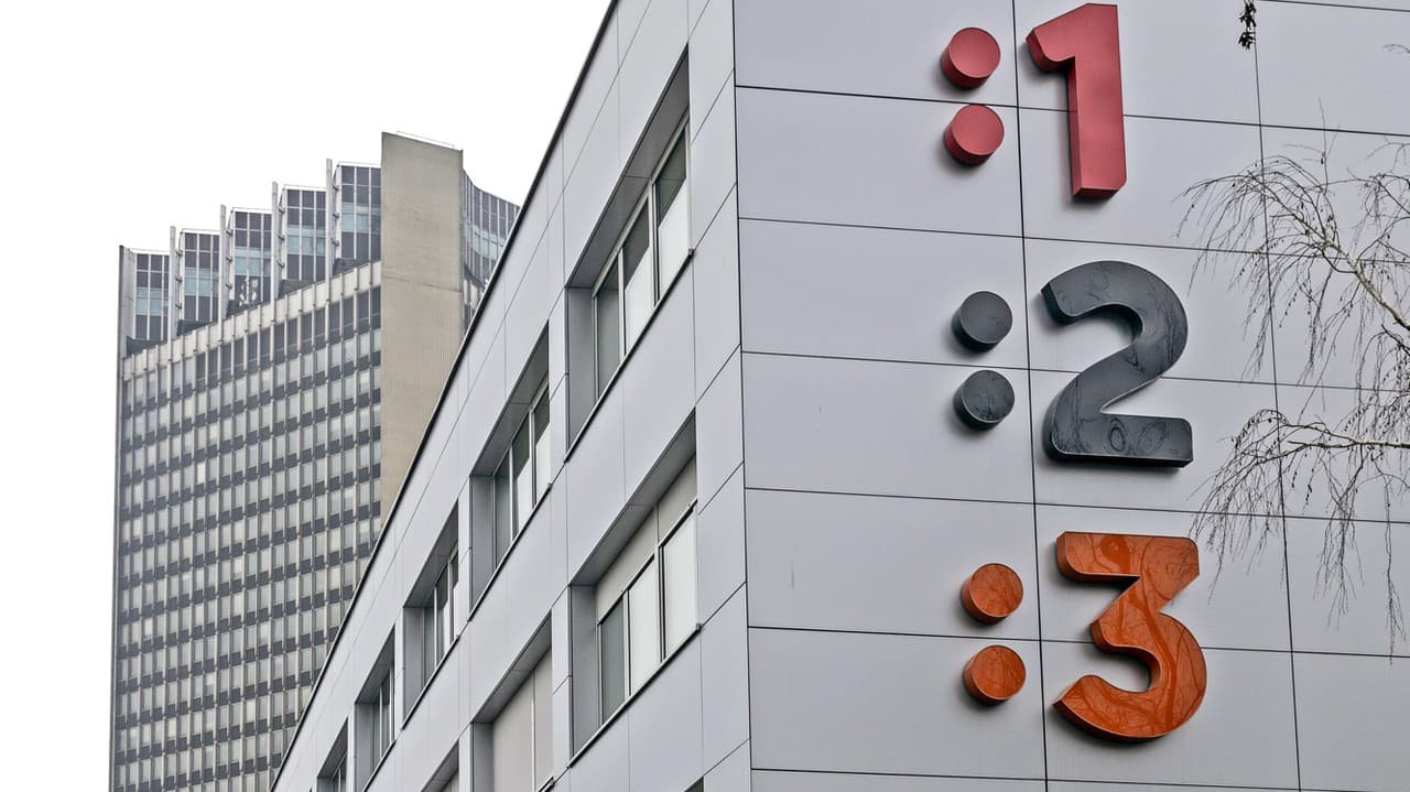Zmeny v STVR rovno na dvoch stoličkách! Šéfmi televízie a rozhlasu sa stanú tieto dve mená
