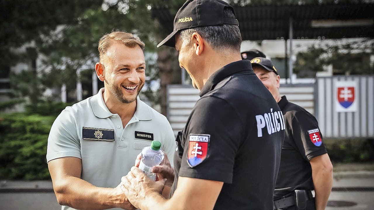 Matúš Šutaj Eštok o náborovej kampani pre budúcich policajtov: Úspešné výsledky a jasná správa kritikom!