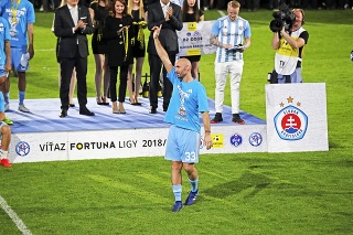 Futbalista Vittek podporil belasých kúpou virtuálnych vstupeniek.