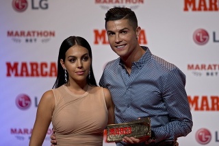 Cristiano Ronaldo s partnerkou  Georginou. 