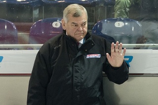 Slovenská hokejová reprezentácia na čele s trénerom Vladimírom Vůjtekom sa s turnajom lúči z posledného miesta.