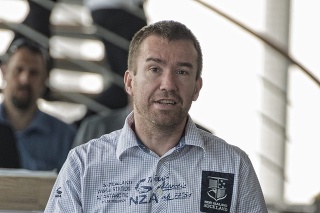 Bývalý slovenský hokejový reprezentant Žigo Pálffy počas tlačovej konferencie v autosalóne Škoda.