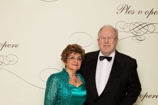 Profesor Pavel Traubner s manželkou,.