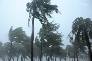 Tajfún zasiahol Čínu aj Filipíny. 