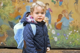 Princ George (2) včera nastúpil do škôlky.