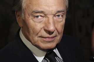 Karel Gott (76).