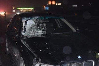 Vodič osobného auta na rýchlostnej ceste R4 v Košiciach zrazil chodca.  