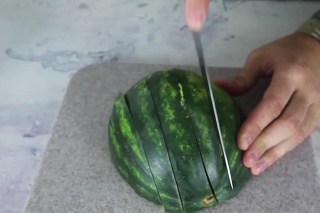 Vychutnajte si melón, skúste nový spôsob krájania!