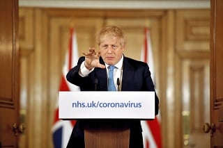 Má plán: Je Boris Johnson génius alebo ignorant? Pýta sa celý svet