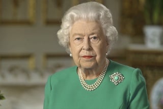 Britská kráľovná Alžbeta II. počas mimoriadneho televízneho prejavu k občanom Veľkej Británie a Spoločenstva národov.